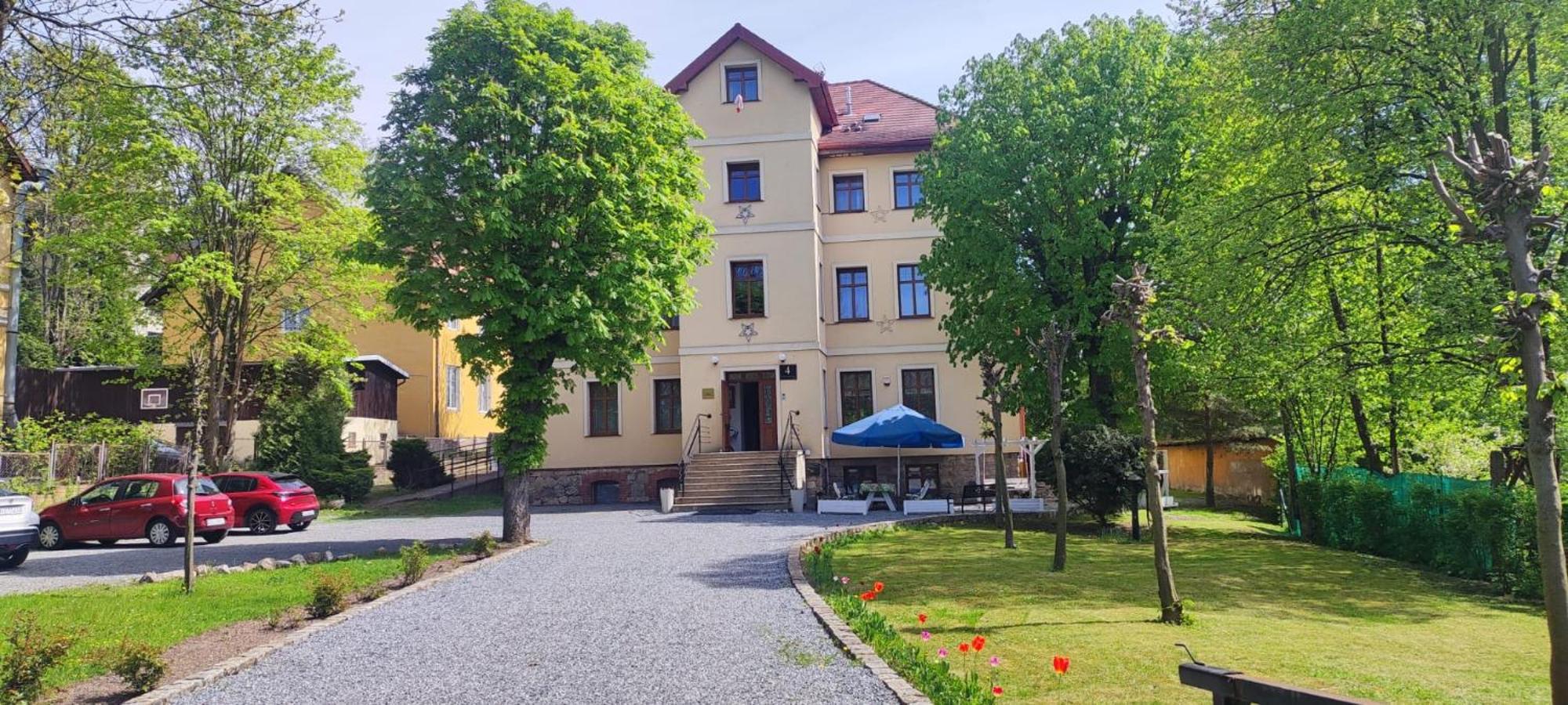 Willa Pod Gwiazdami & Spa Kudowa-Zdroj Dış mekan fotoğraf