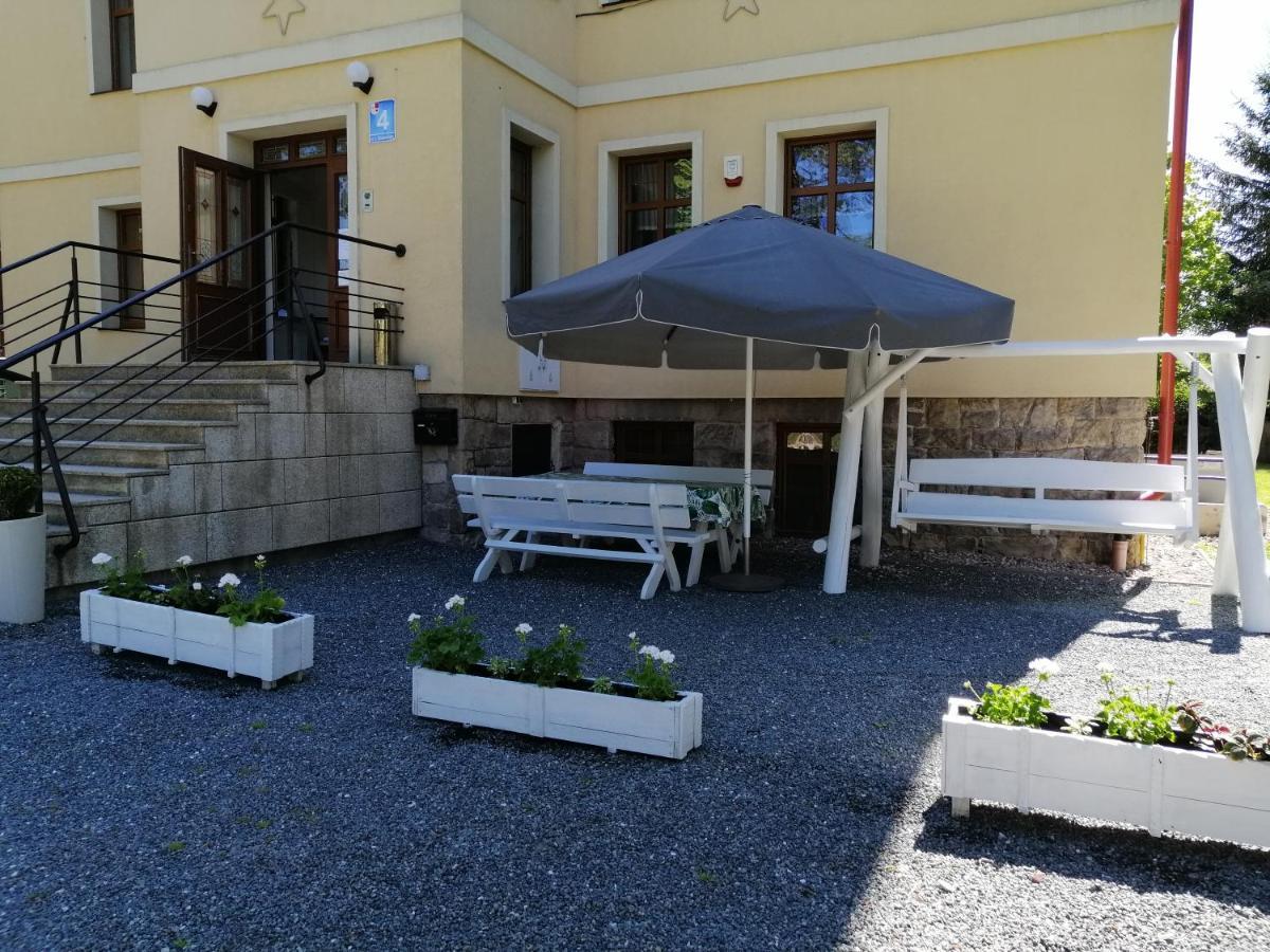 Willa Pod Gwiazdami & Spa Kudowa-Zdroj Dış mekan fotoğraf